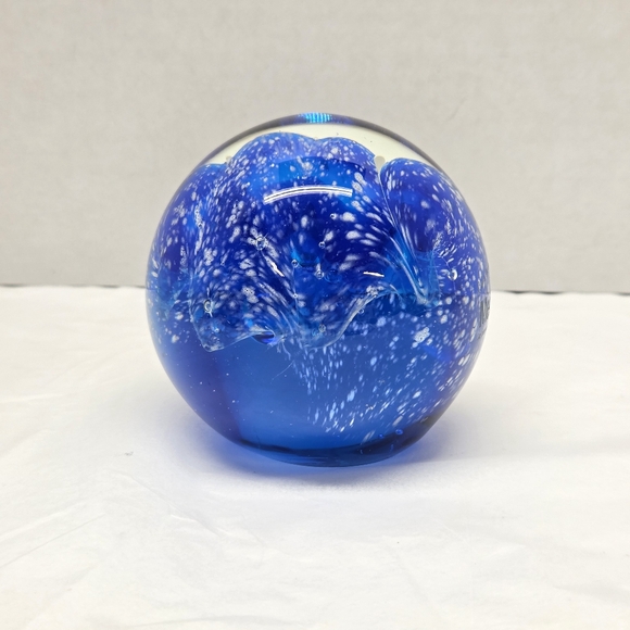 Paperweight - Picture 4 of 6